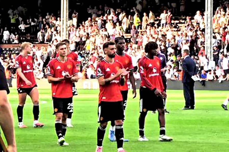 曼联6000万铁腰两弱点暴露，身为嫡系却被阿莫林嫌弃！半场被换尴尬